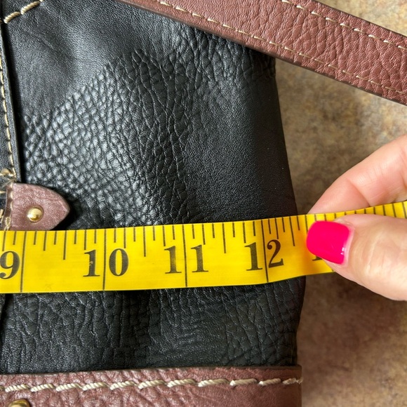 b.o.c. Vegan pebbled like leather shoulder purse in black and brown like new - Picture 6 of 13